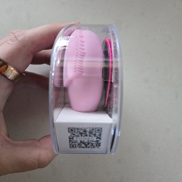 Foreo Luna Fofo Pink Facial Cleansing Brush - Picture 2 of 5